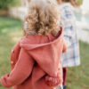 Chaqueta capucha pompón - Imagen 2