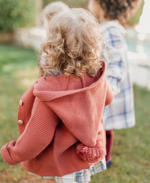 Chaqueta capucha pompón - Imagen 2